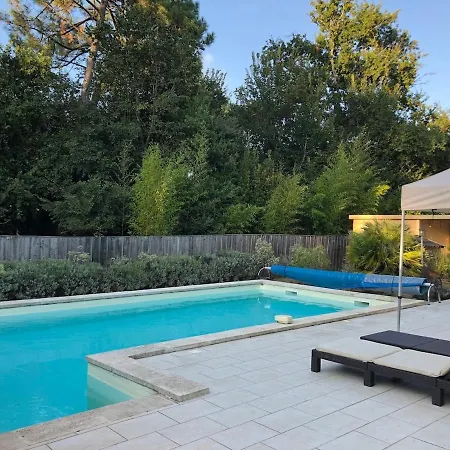 Avec Piscine Chauffee *